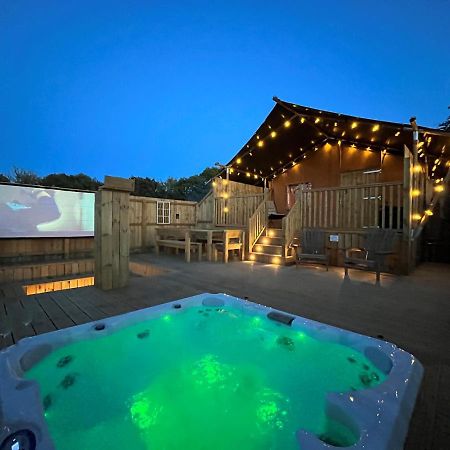 Aladdin Safari Tent Тенби Екстериор снимка
