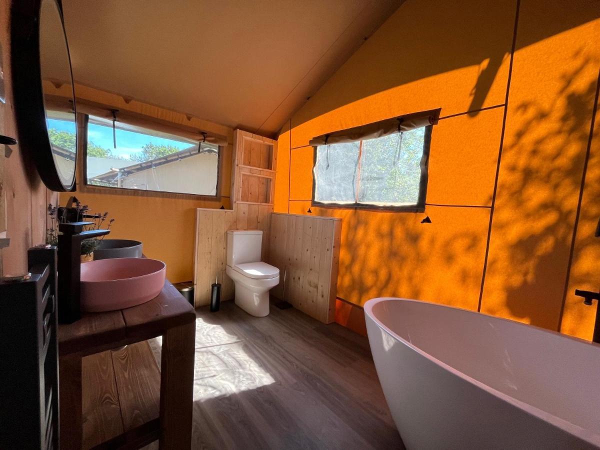 Aladdin Safari Tent Тенби Екстериор снимка