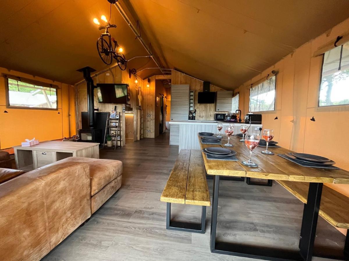 Aladdin Safari Tent Тенби Екстериор снимка